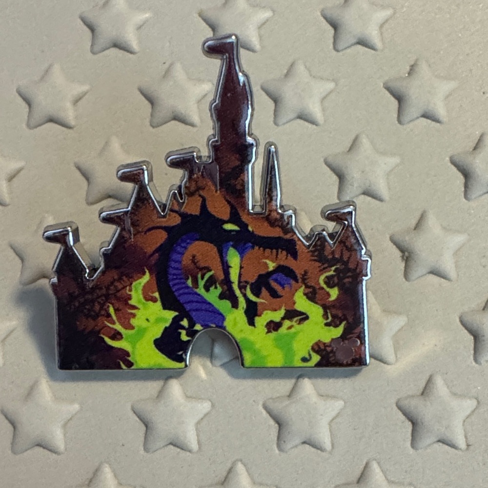 Disneyland Mali Castle Wave B Pin